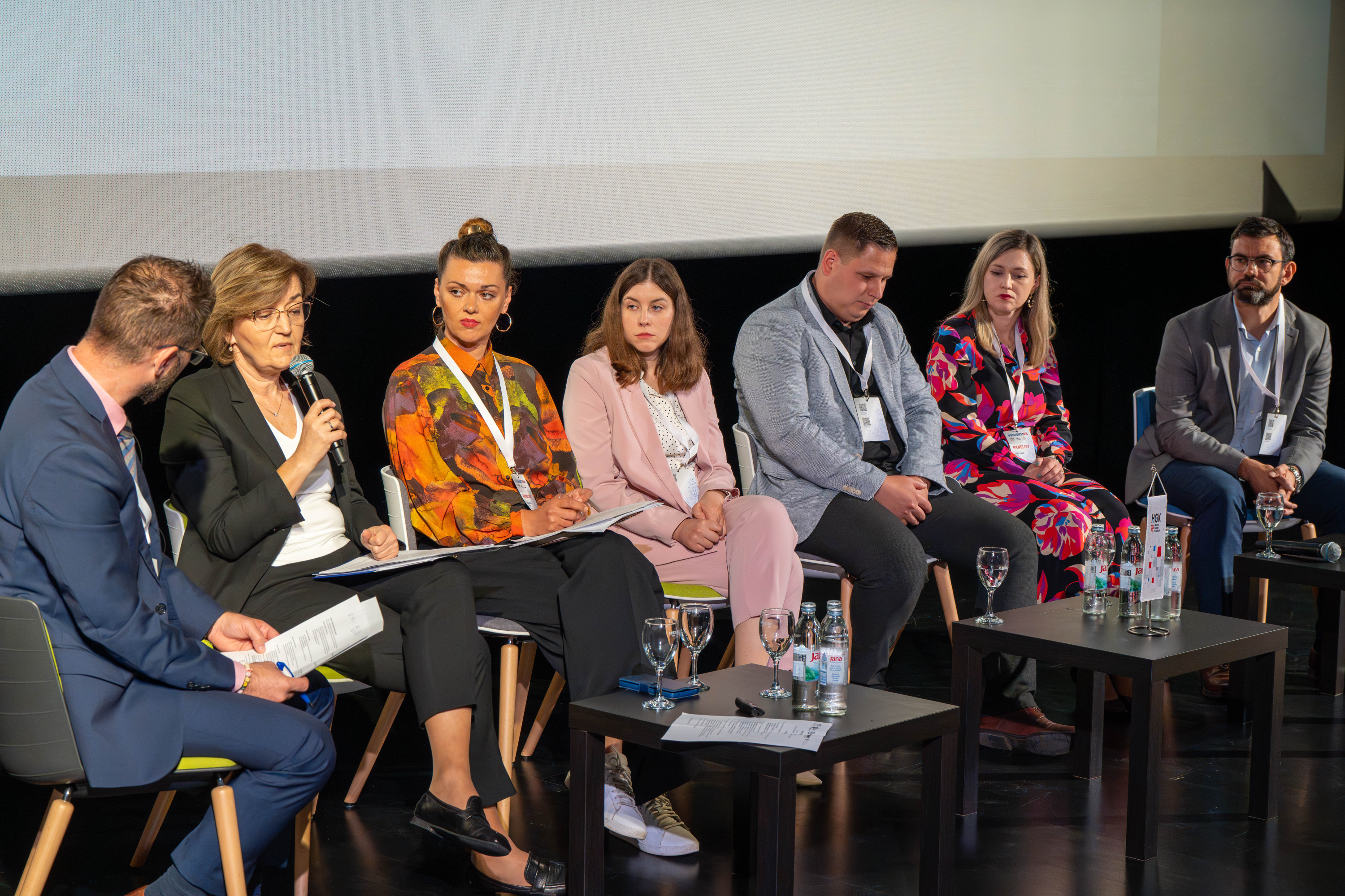 2. Panel Izazovi realizacije i održivost projekata.jpg