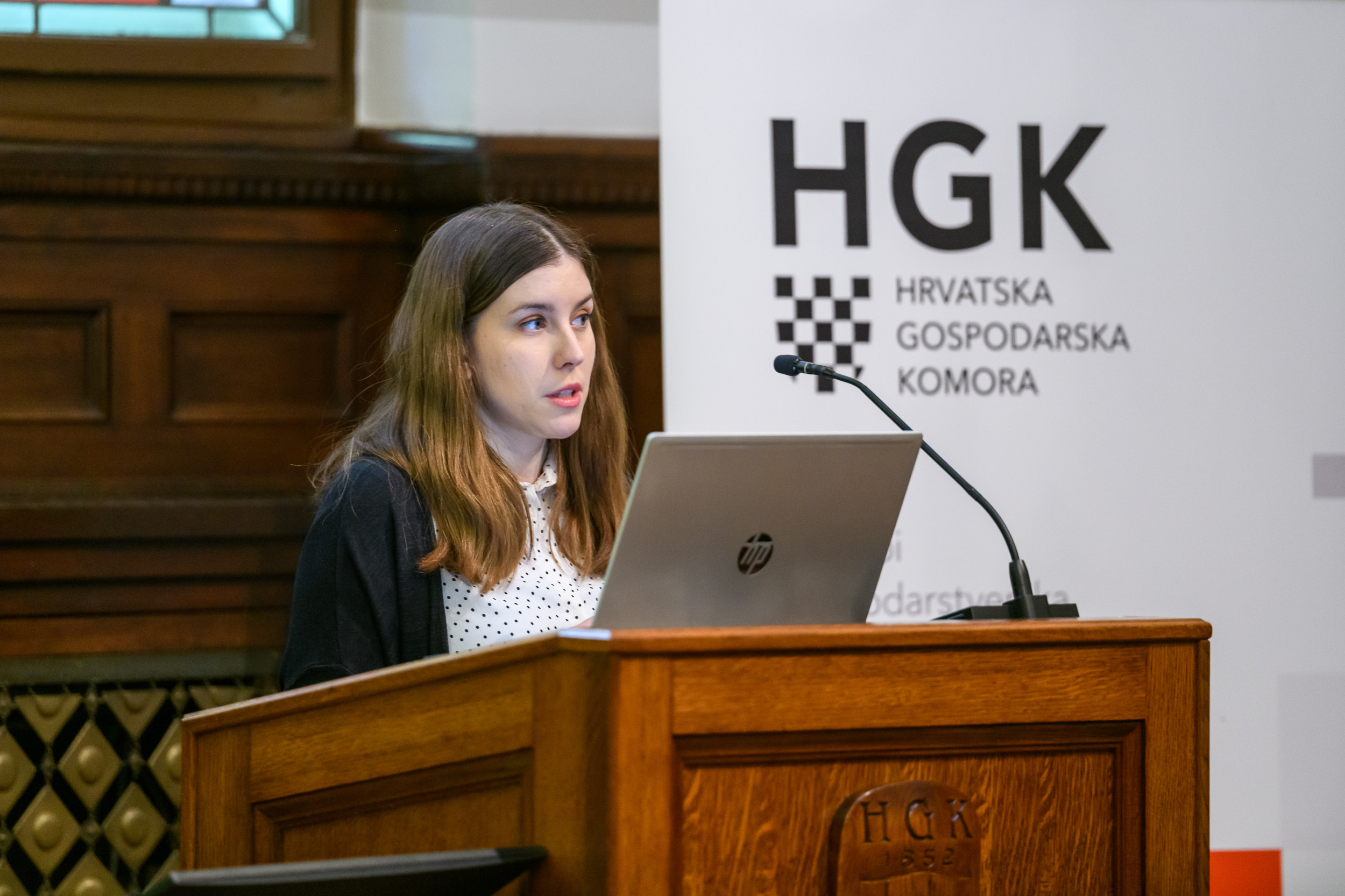 Adriana Grzunov.jpg