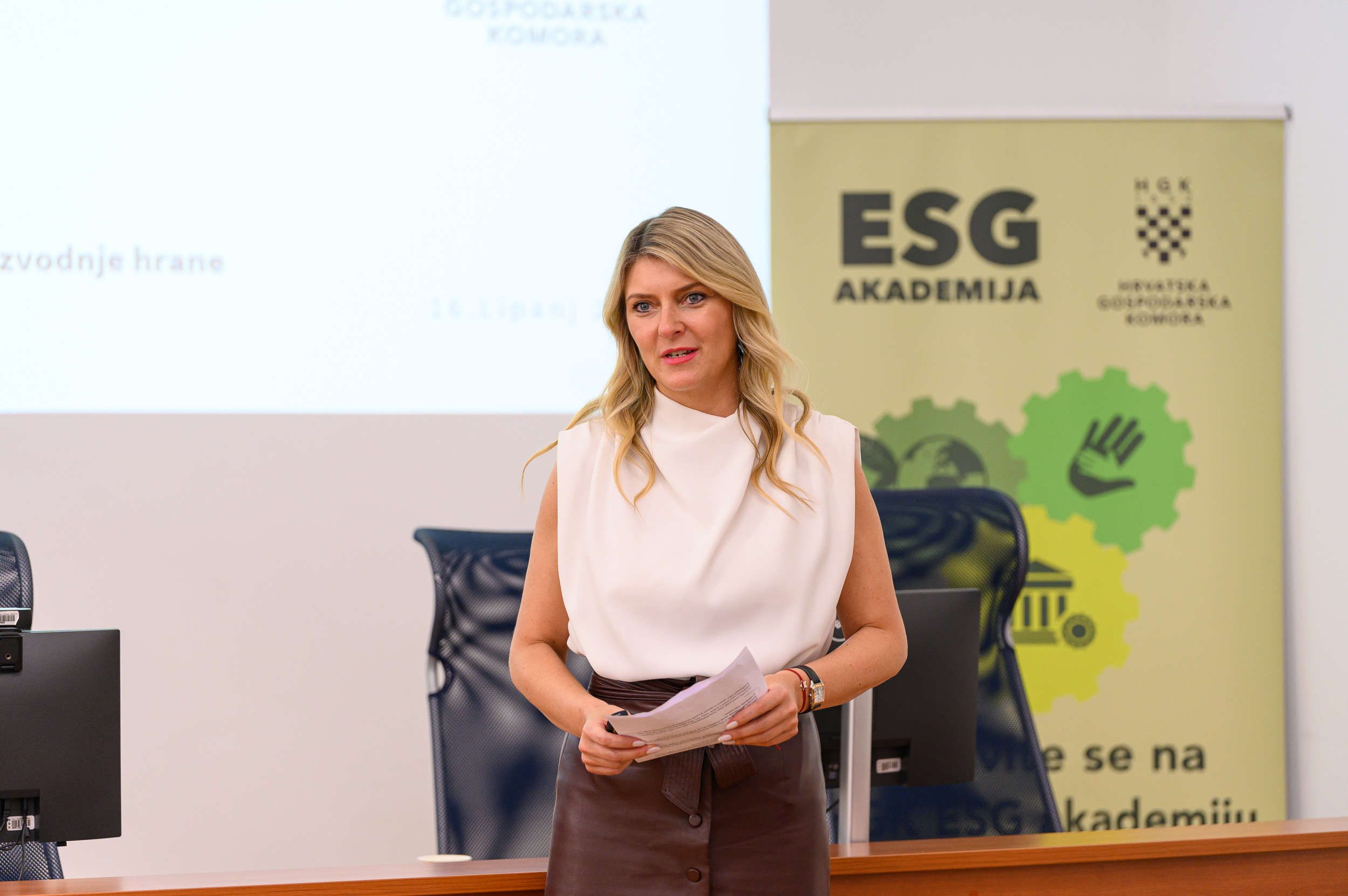 Anita Palac1.jpg
