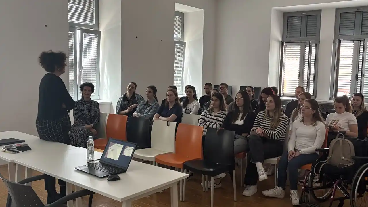 Foto Studentski 2.jpg
