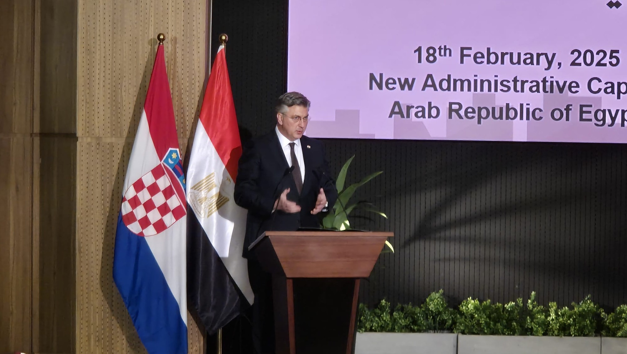 Hrvatski premijer 01.jpg