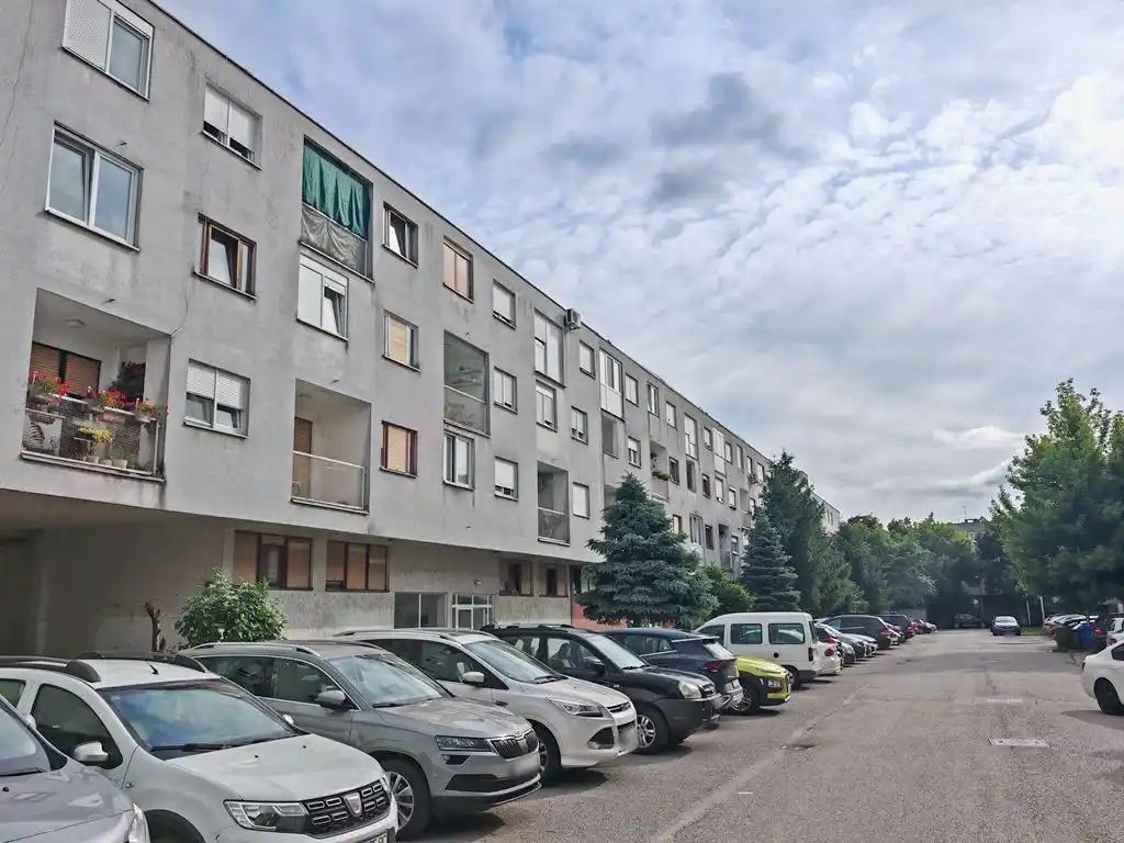 Naselje A. Hebranga BLOK 8, Sl. Brod.jpg