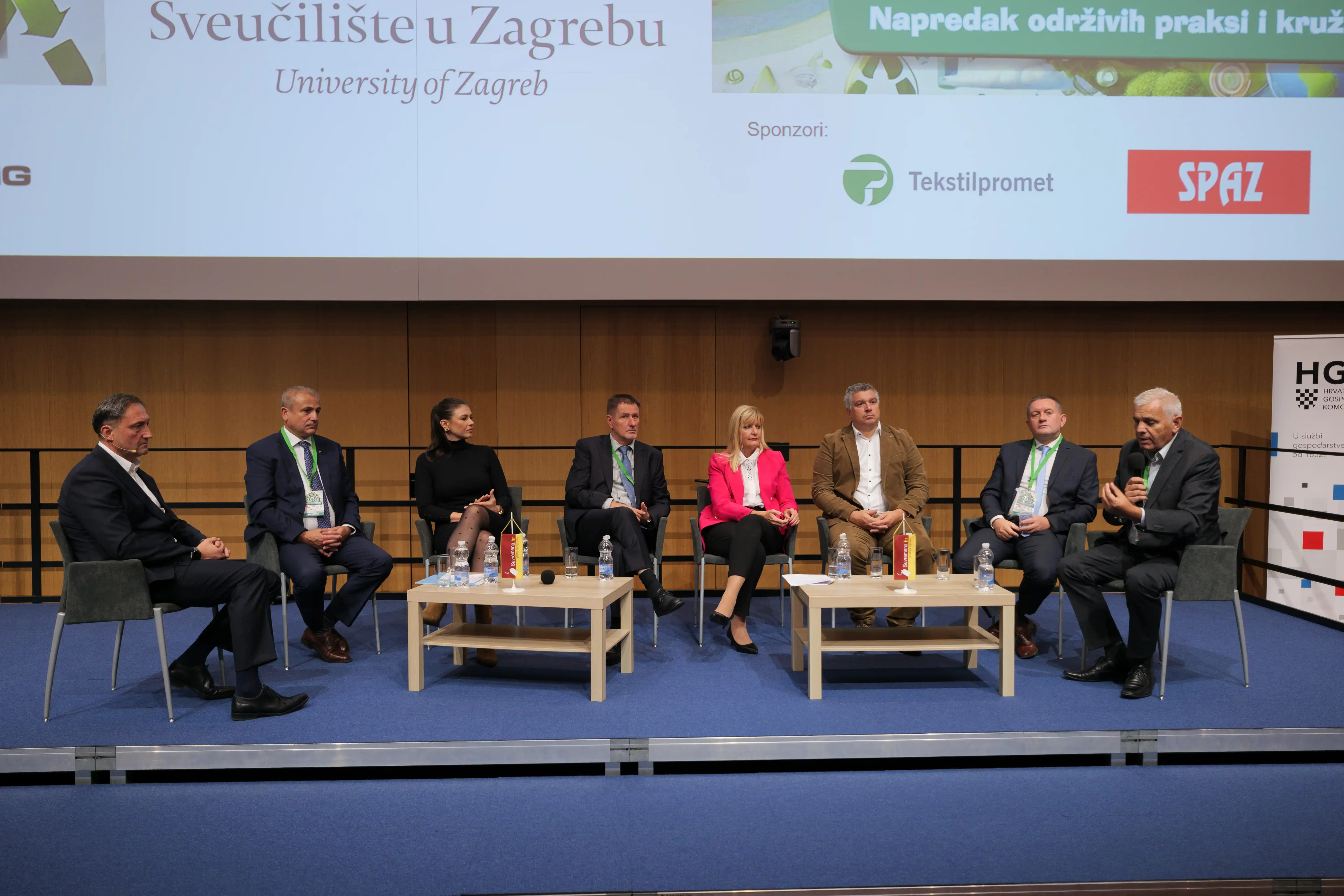 panel_2025.jpg