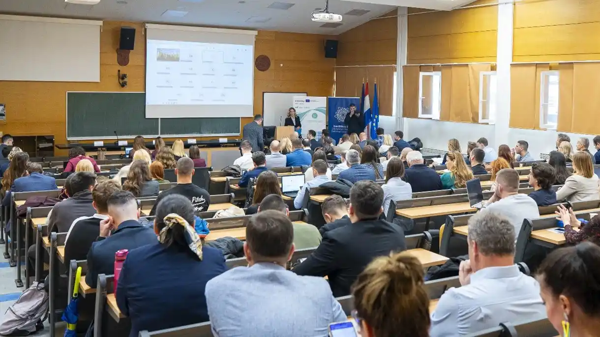 Predstavljanje projekta LEAP TO BLUE.jpg