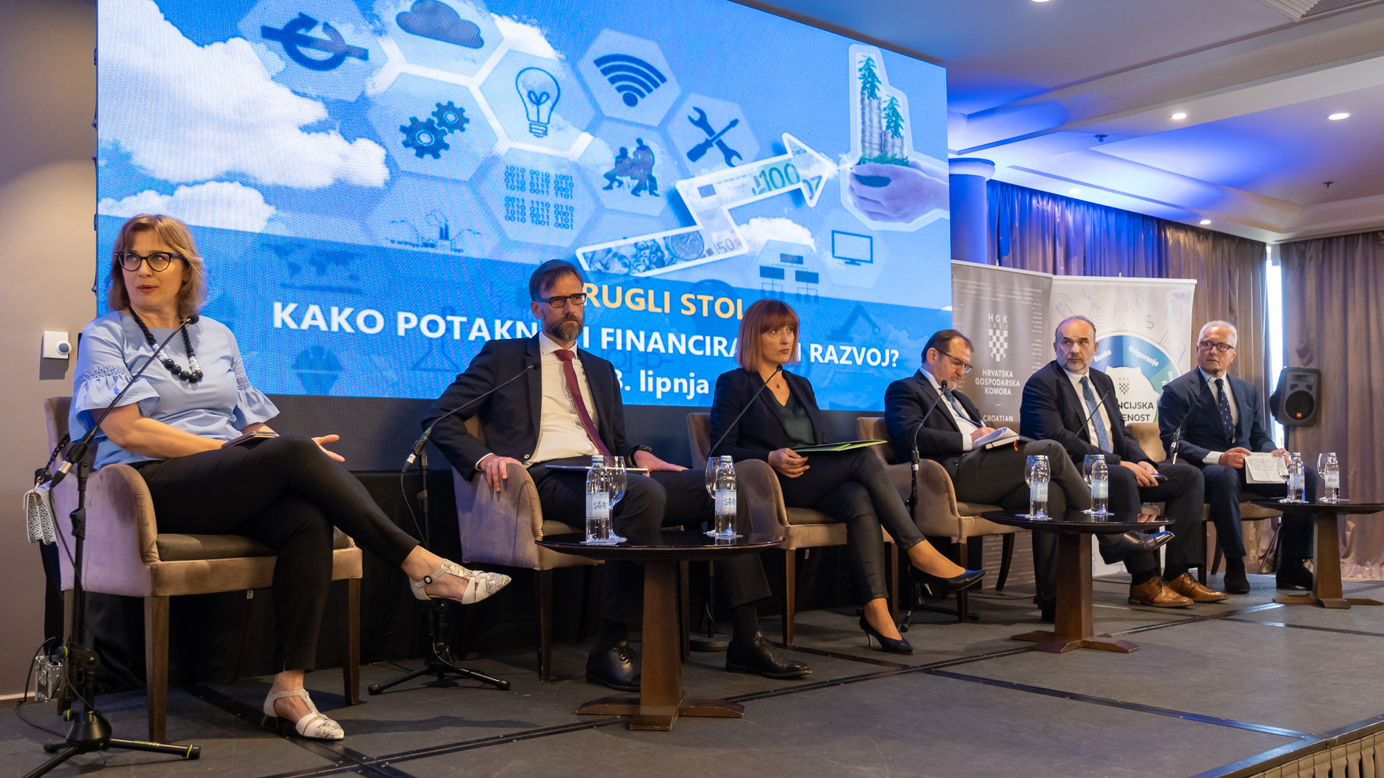 prvi panel Martina Drvar, Ivan Jandrić, Nives Rudež, Dragutin Kamenski, Davor Žmegač, Bogdan Tihava.jpg